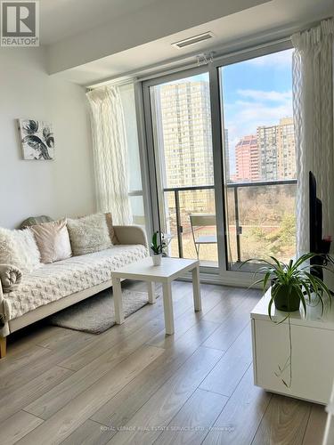 710 - 36 Elm Drive, Mississauga, ON - Indoor Photo Showing Living Room