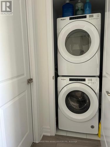 710 - 36 Elm Drive, Mississauga, ON - Indoor Photo Showing Laundry Room