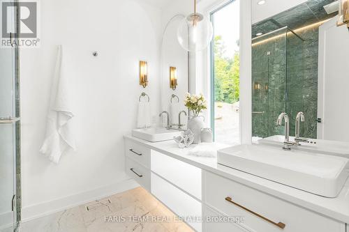 25 Deerhurst Highlands Drive, Huntsville, ON - Indoor Photo Showing Bathroom