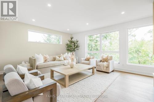 25 Deerhurst Highlands Drive, Huntsville, ON - Indoor Photo Showing Living Room