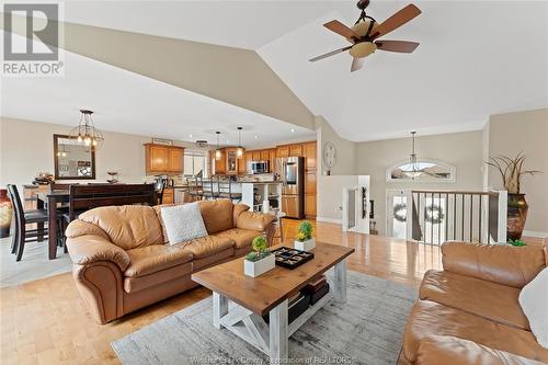 362 Legacy Lane, Lakeshore, ON - Indoor Photo Showing Living Room