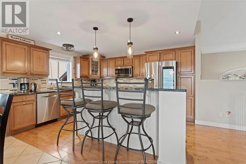 362 Legacy Lane, Lakeshore, ON - Indoor Photo Showing Kitchen