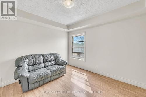 1367 Cannon Street E, Hamilton, ON - Indoor Photo Showing Other Room