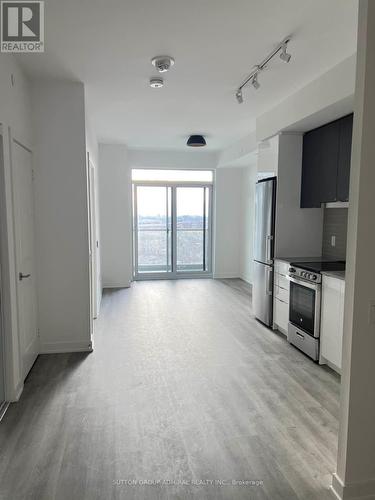 2604 - 50 Upper Mall Way, Vaughan, ON - Indoor Photo Showing Kitchen