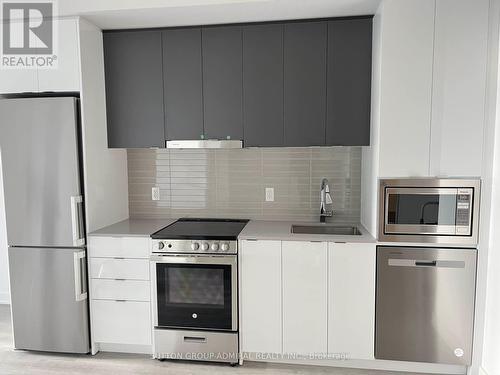 2604 - 50 Upper Mall Way, Vaughan, ON - Indoor Photo Showing Kitchen With Upgraded Kitchen