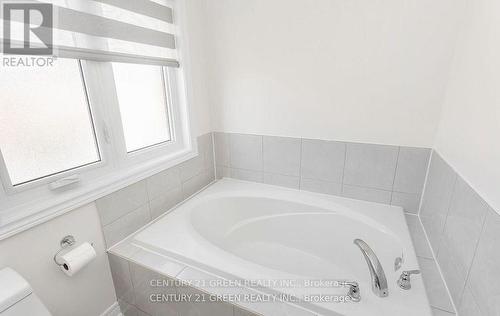 45 Chalkfarm Crescent, Brampton, ON - Indoor Photo Showing Bathroom