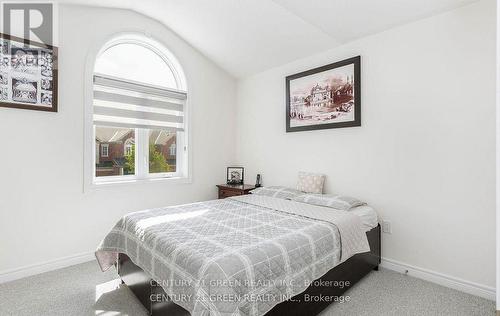 45 Chalkfarm Crescent, Brampton, ON - Indoor Photo Showing Bedroom