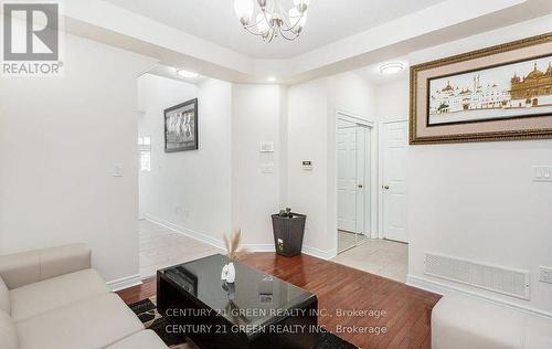 45 Chalkfarm Crescent, Brampton, ON - Indoor