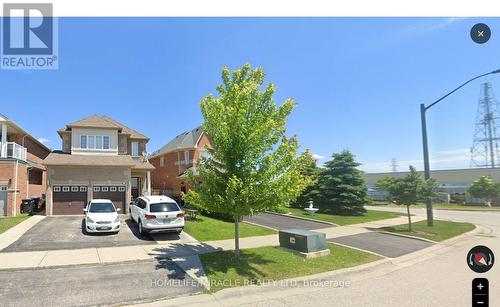 4781 Half Moon Grove, Mississauga, ON - Outdoor