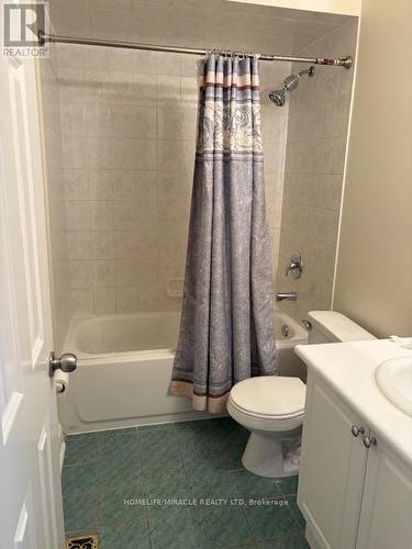 4781 Half Moon Grove, Mississauga, ON - Indoor Photo Showing Bathroom