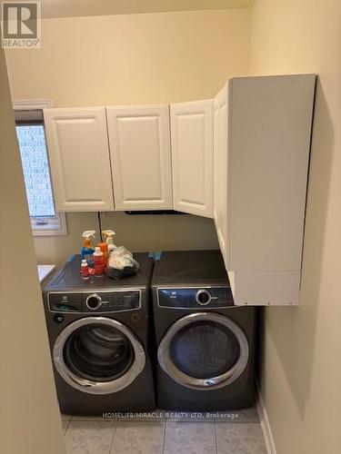 4781 Half Moon Grove, Mississauga, ON - Indoor Photo Showing Laundry Room