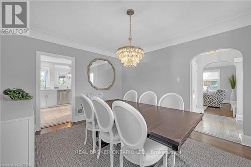 883 Forest Glen Avenue, Burlington, ON - Indoor Photo Showing Dining Room