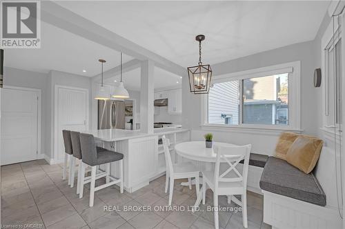 883 Forest Glen Avenue, Burlington, ON - Indoor Photo Showing Dining Room