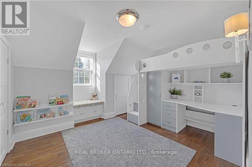 883 Forest Glen Avenue, Burlington, ON - Indoor