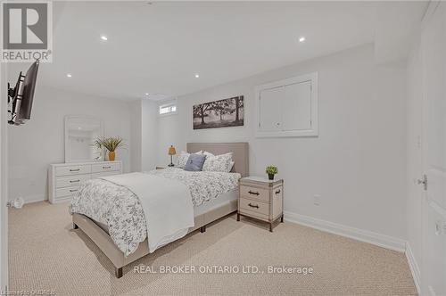 883 Forest Glen Avenue, Burlington, ON - Indoor Photo Showing Bedroom