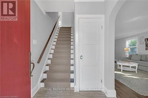 883 Forest Glen Avenue, Burlington, ON - Indoor Photo Showing Other Room