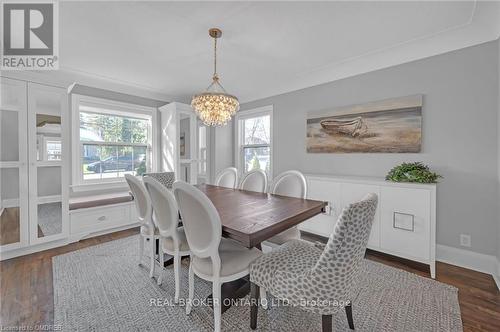 883 Forest Glen Avenue, Burlington, ON - Indoor Photo Showing Dining Room