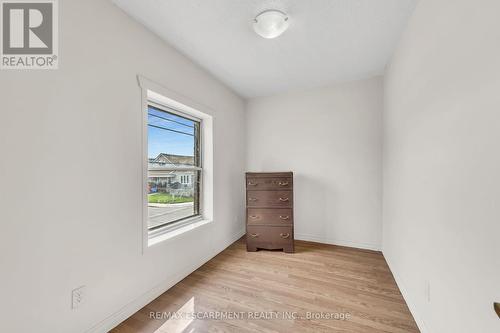 1367 Cannon Street E, Hamilton, ON - Indoor Photo Showing Other Room