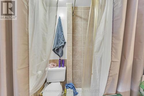 1367 Cannon Street E, Hamilton, ON - Indoor Photo Showing Bathroom