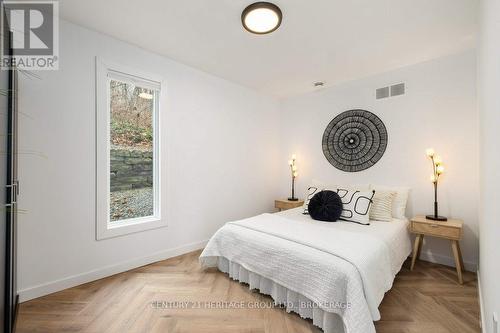 4 Booth Avenue, Kingston (Kingston East (Incl Cfb Kingston)), ON - Indoor Photo Showing Bedroom