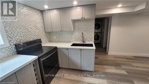 164 Winston Avenue, London, ON - Indoor Photo Showing Kitchen