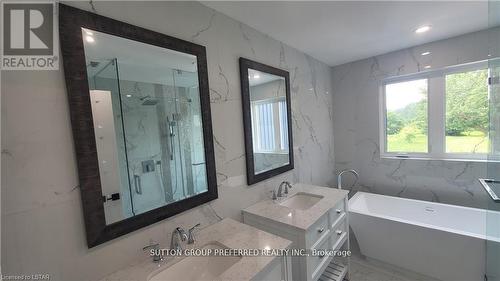 164 Winston Avenue, London, ON - Indoor Photo Showing Bathroom