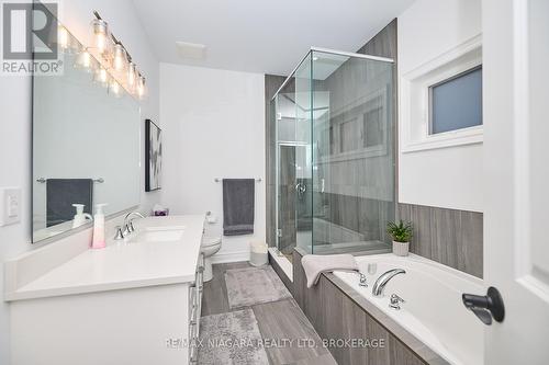 26 Sunrise Court N, Fort Erie (335 - Ridgeway), ON - Indoor Photo Showing Bathroom