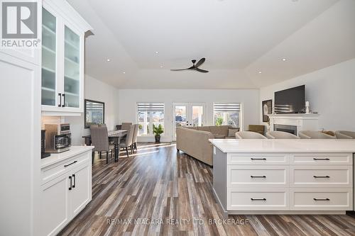 26 Sunrise Court N, Fort Erie (335 - Ridgeway), ON - Indoor Photo Showing Kitchen