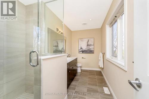 16 Guthrie Lane, Guelph/Eramosa, ON - Indoor Photo Showing Bathroom