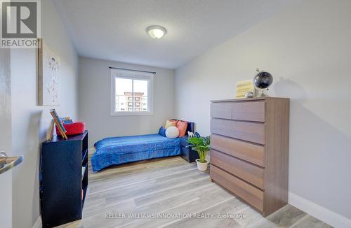 8 Bushmills Crescent, Guelph, ON - Indoor Photo Showing Bedroom