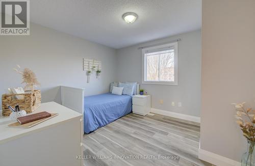 8 Bushmills Crescent, Guelph, ON - Indoor Photo Showing Bedroom