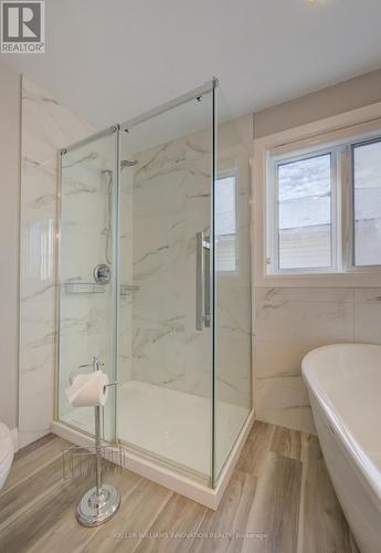 8 Bushmills Crescent, Guelph, ON - Indoor Photo Showing Bathroom