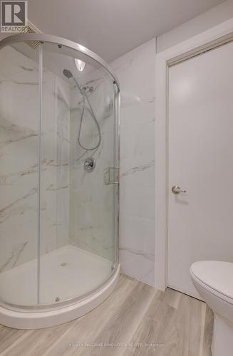 8 Bushmills Crescent, Guelph, ON - Indoor Photo Showing Bathroom