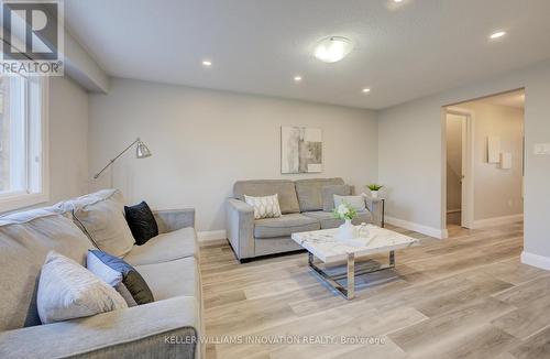 8 Bushmills Crescent, Guelph, ON - Indoor Photo Showing Living Room