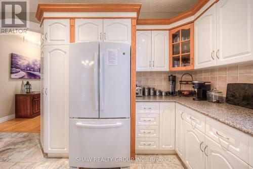 3 Berry Patch Lane, Cambridge, ON - Indoor Photo Showing Kitchen