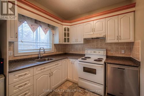 3 Berry Patch Lane, Cambridge, ON - Indoor Photo Showing Kitchen