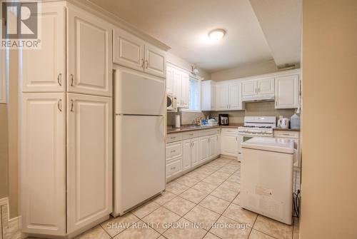 3 Berry Patch Lane, Cambridge, ON - Indoor Photo Showing Kitchen