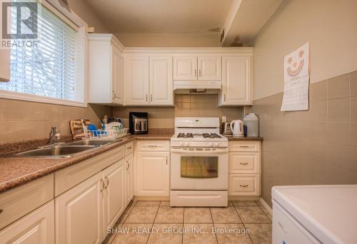 3 Berry Patch Lane, Cambridge, ON - Indoor Photo Showing Kitchen With Double Sink