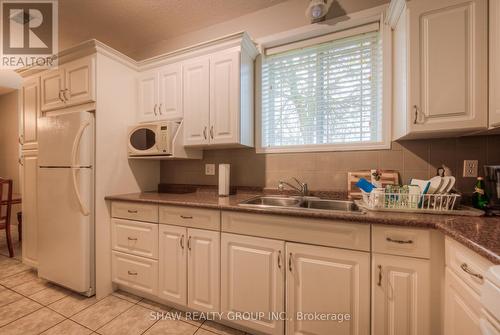 3 Berry Patch Lane, Cambridge, ON - Indoor Photo Showing Kitchen With Double Sink