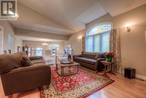 3 Berry Patch Lane, Cambridge, ON - Indoor Photo Showing Living Room