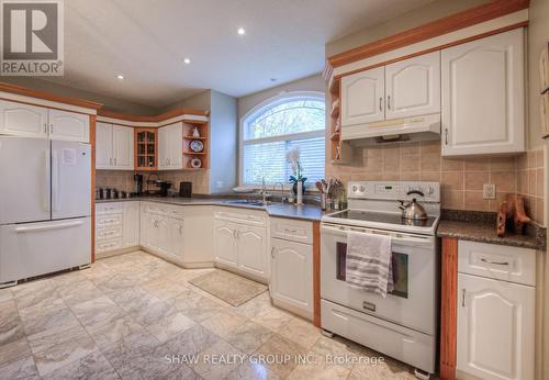 3 Berry Patch Lane, Cambridge, ON - Indoor Photo Showing Kitchen With Double Sink