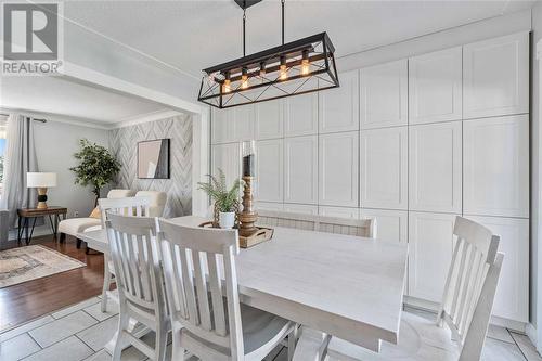 1297 Lang Street, Sarnia, ON - Indoor Photo Showing Dining Room