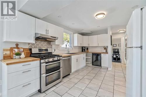 1297 Lang Street, Sarnia, ON - Indoor Photo Showing Kitchen