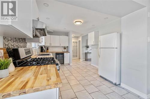 1297 Lang Street, Sarnia, ON - Indoor Photo Showing Kitchen