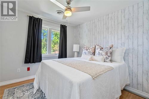 1297 Lang Street, Sarnia, ON - Indoor Photo Showing Bedroom