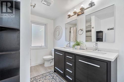 1297 Lang Street, Sarnia, ON - Indoor Photo Showing Bathroom