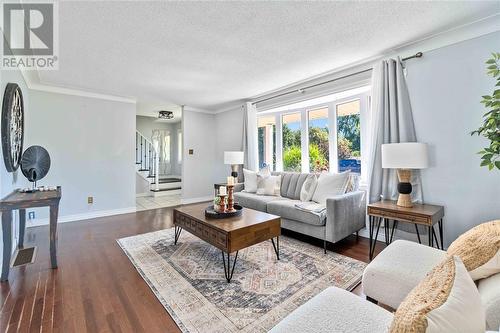 1297 Lang Street, Sarnia, ON - Indoor Photo Showing Living Room