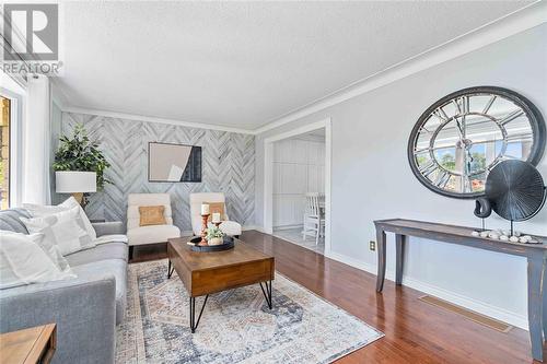 1297 Lang Street, Sarnia, ON - Indoor Photo Showing Living Room