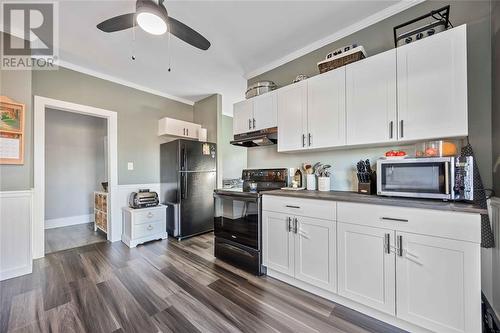 341 Vidal Street South, Sarnia, ON - Indoor Photo Showing Kitchen