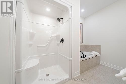 506 Royal Ridge Drive, Fort Erie (335 - Ridgeway), ON - Indoor Photo Showing Bathroom